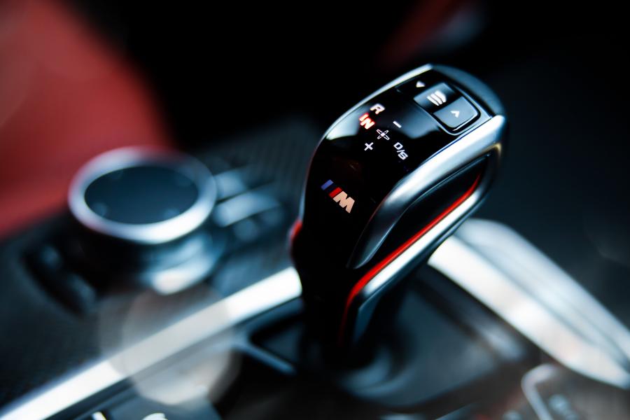 Детали интерьера BMW X4 M Competition (F98) 2019 года  (AU) (фото 4 из 26)